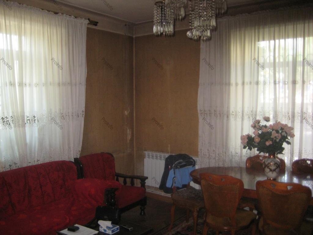 Վարձով 3 սենյականոց բնակարան Երևան, Մեծ կենտրոն, Չարենցի 