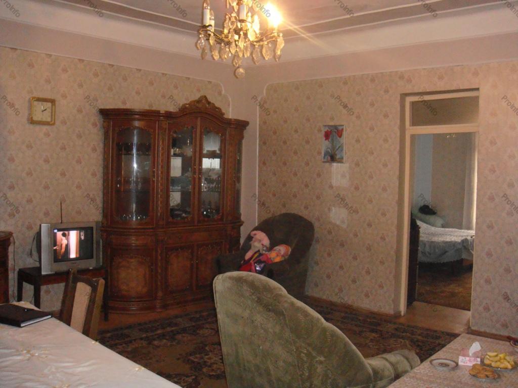 Վաճառվում է 3 սենյականոց բնակարան Երևան, Փոքր Կենտրոն, Կորյունի 