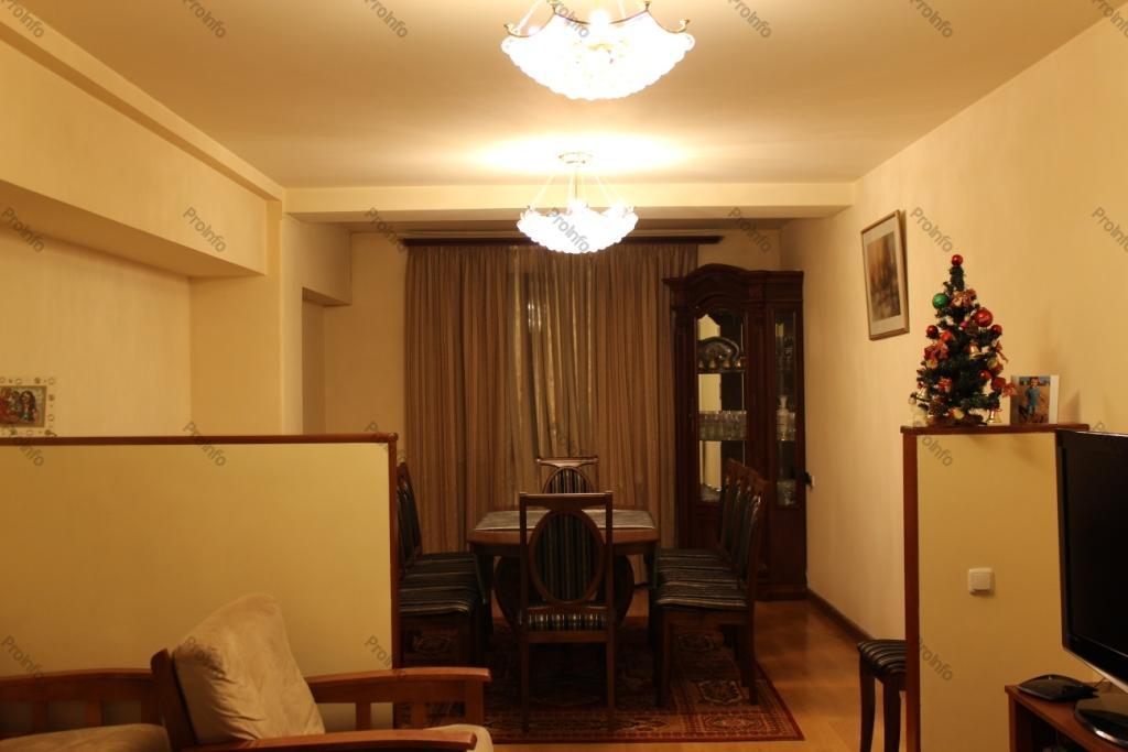 Վաճառվում է 4 սենյականոց բնակարան Երևան, Փոքր Կենտրոն, Լեմկին