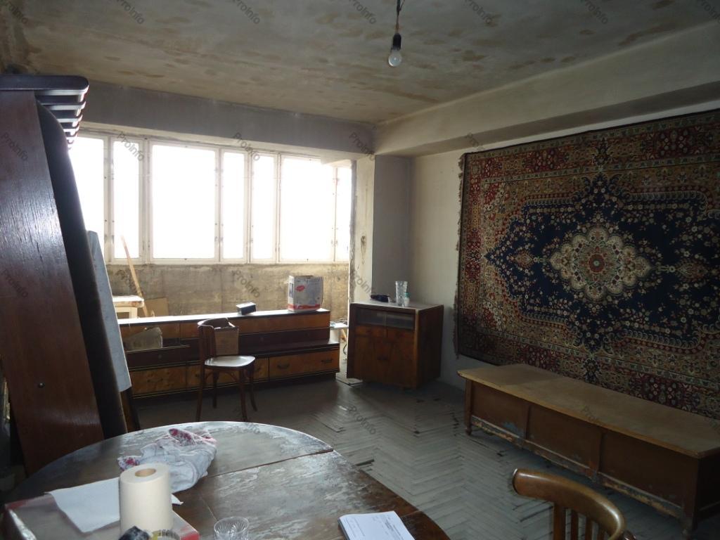 Վաճառվում է 3 սենյականոց բնակարան Երևան, Մեծ կենտրոն, 