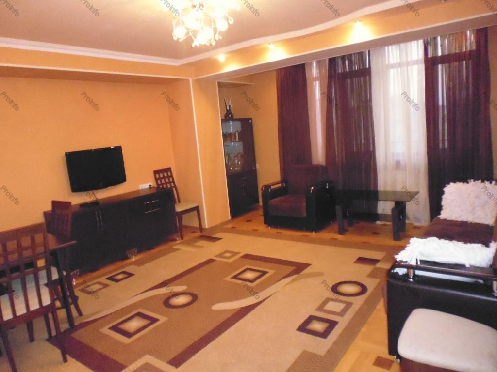 Վաճառվում է 4 սենյականոց բնակարան Երևան, Ավան, Ավան-Առինջ 1-ին միկրոզանգված