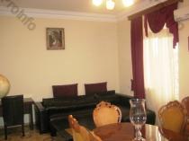 Վաճառվում է 4 սենյականոց բնակարան Երևան, Փոքր Կենտրոն, Մաշտոցի պող