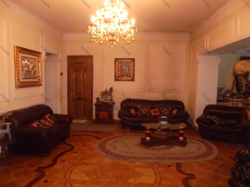 Վաճառվում է 4 սենյականոց բնակարան Երևան, Մեծ կենտրոն, Հերացու 