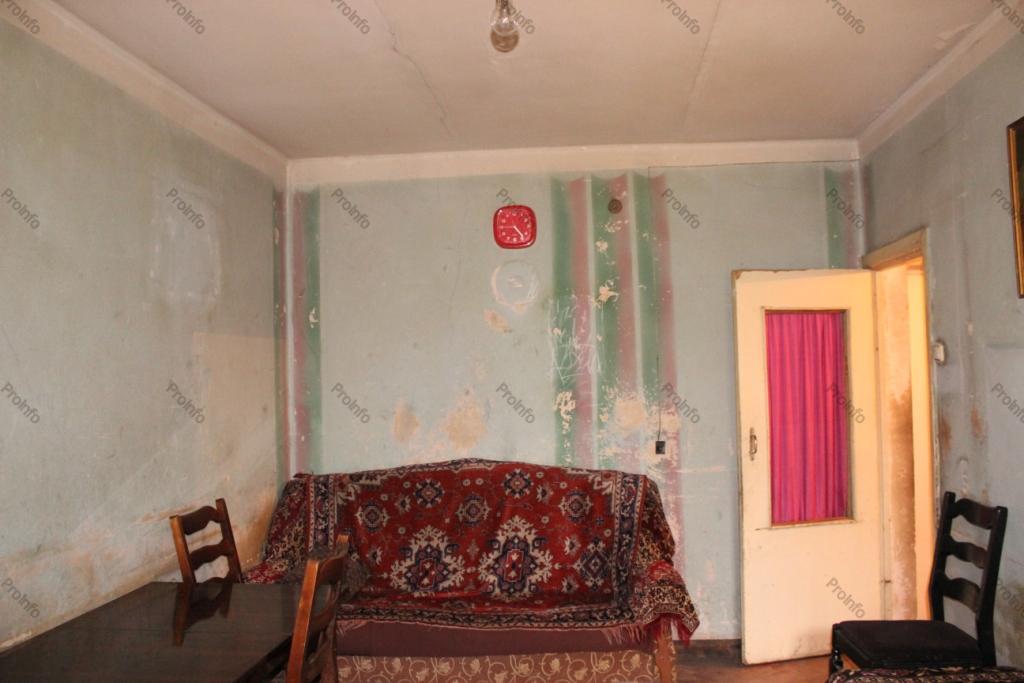 Վաճառվում է 2 սենյականոց բնակարան Երևան, Մալաթիա-Սեբաստիա, Արարատյան 1 զանգված