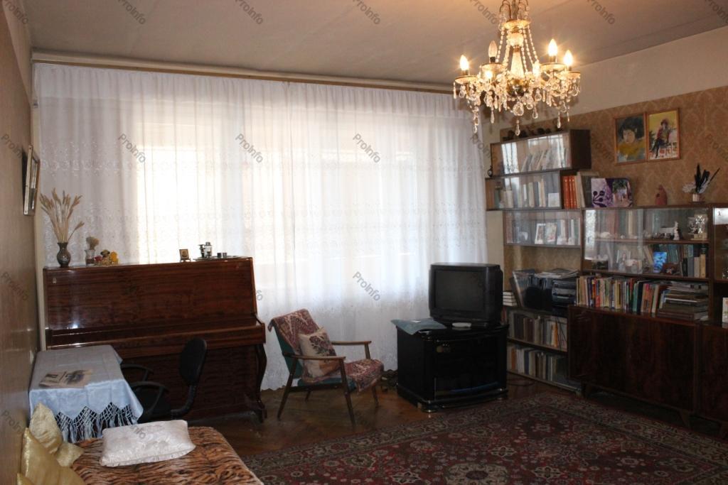 Վաճառվում է 3 սենյականոց բնակարան Երևան, Մեծ կենտրոն, Իսրայելյան 