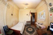 Վաճառվում է 3 սենյականոց բնակարան Երևան, Քանաքեռ-Զեյթուն, Ահարոնյան 