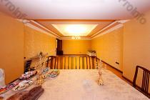 Վաճառվում է 4 սենյականոց բնակարան Երևան, Մեծ կենտրոն, Վարդանանց ( Մեծ Կենտրոն )