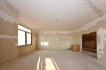Վաճառվում է 4 սենյականոց բնակարան Երևան, Մեծ կենտրոն, Խորենացու   (Մեծ կենտրոն)