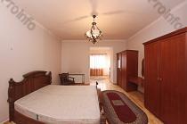 Վաճառվում է 4 սենյականոց բնակարան Երևան, Արաբկիր, Կիևյան