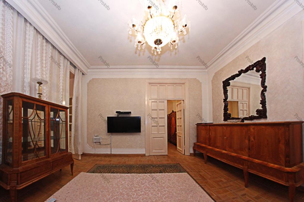 For Rent 2 room Apartments Երևան, Փոքր Կենտրոն, Մաշտոցի պող