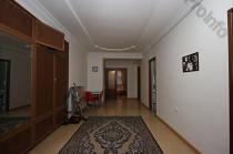 Վաճառվում է 3 սենյականոց բնակարան Երևան, Փոքր Կենտրոն, Դեղատան