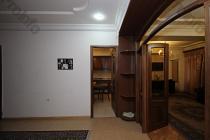 Վաճառվում է 3 սենյականոց բնակարան Երևան, Փոքր Կենտրոն, Դեղատան