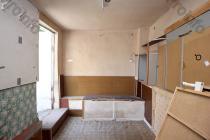 Վաճառվում է 4 սենյականոց բնակարան Երևան, Փոքր Կենտրոն, Իսահակյան