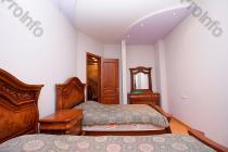 Վաճառվում է 6 սենյականոց բնակարան Երևան, Փոքր Կենտրոն, Նալբանդյան