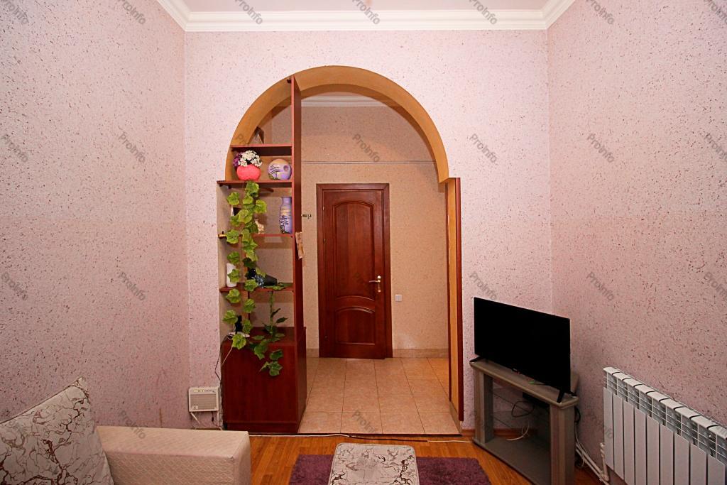 Վաճառվում է 1 սենյականոց բնակարան Երևան, Փոքր Կենտրոն, Ամիրյան 