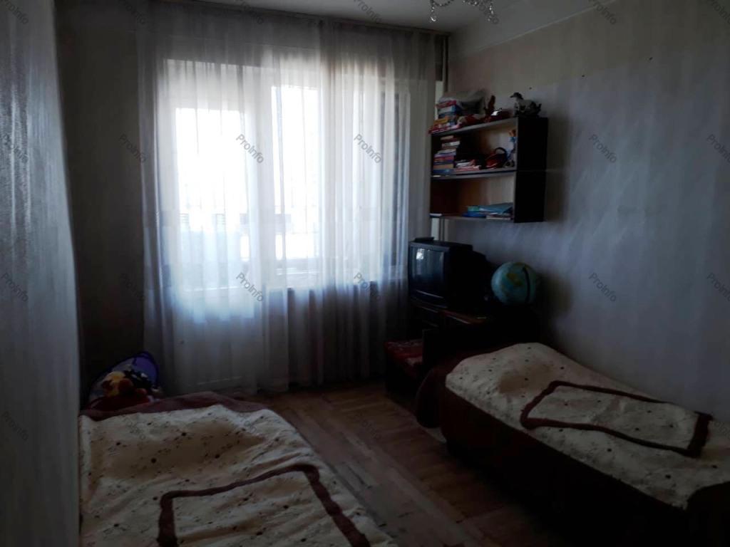 Վաճառվում է 4 սենյականոց բնակարան Երևան, Քանաքեռ-Զեյթուն, Ռուբինյանց 