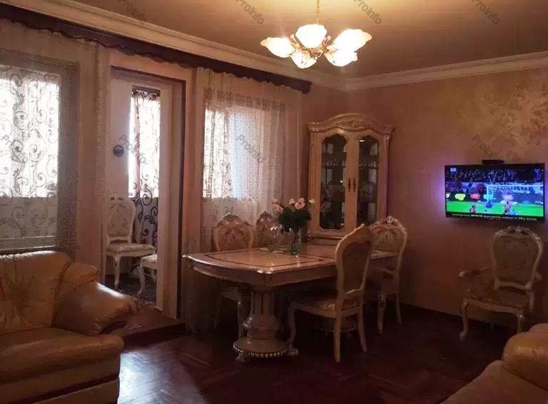 Վաճառվում է 5 սենյականոց բնակարան Երևան, Շենգավիթ, Մանթաշյան 