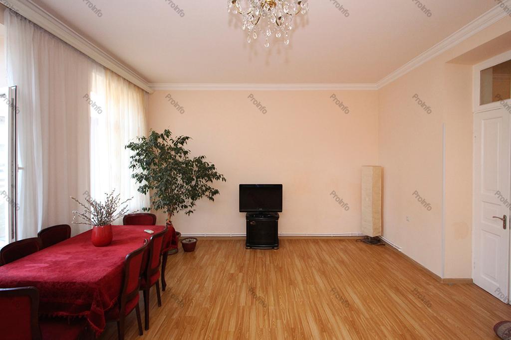 For Sale 3 room Apartments Yerevan, Downtown, Mashtoc ave.