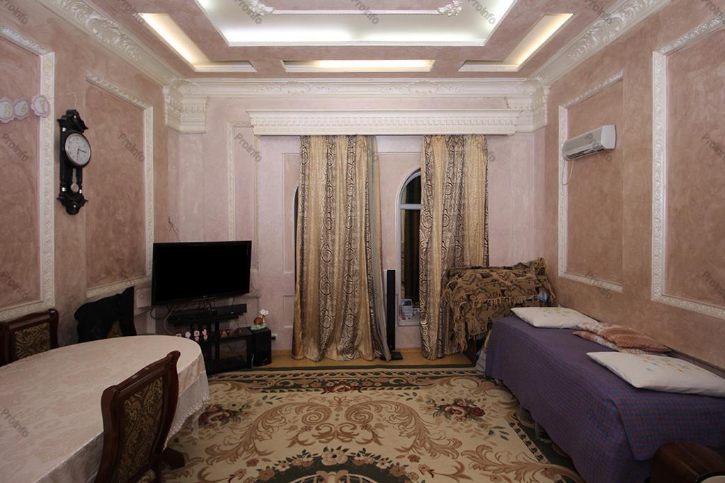 Վաճառվում է 5 սենյականոց բնակարան Երևան, Փոքր Կենտրոն, Կորյունի 