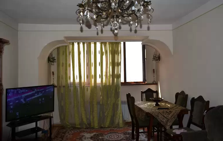 Վաճառվում է 3 սենյականոց բնակարան Երևան, Քանաքեռ-Զեյթուն, Զ. Սարկավագի, Քանաքեռցու