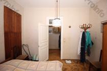 Վաճառվում է 3 սենյականոց բնակարան Երևան, Փոքր Կենտրոն, Բայրոնի