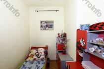 Վաճառվում է 4 սենյականոց բնակարան Երևան, Փոքր Կենտրոն, Խանջյան 