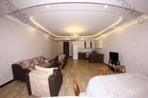 For Rent 3 room Apartments Երևան, Փոքր Կենտրոն, Մաշտոցի պող