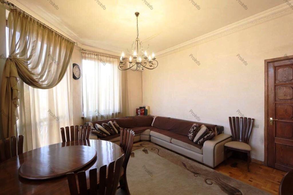Վաճառվում է 4 սենյականոց բնակարան Երևան, Փոքր Կենտրոն, Աբովյան