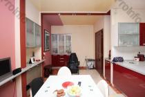 Վաճառվում է 7 սենյականոց բնակարան Երևան, Փոքր Կենտրոն, Տպագրիչների 