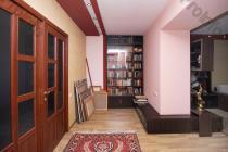 Վաճառվում է 7 սենյականոց բնակարան Երևան, Փոքր Կենտրոն, Տպագրիչների 