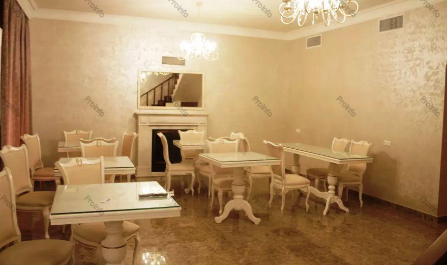 Վաճառվում է 8 սենյականոց բնակարան Երևան, Փոքր Կենտրոն, Ղազար Փարպեցու 
