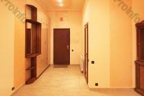 Վաճառվում է 4 սենյականոց բնակարան Երևան, Փոքր Կենտրոն, Թումանյան 