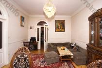 Վաճառվում է 2 սենյականոց բնակարան Երևան, Մեծ կենտրոն, Չարենցի 