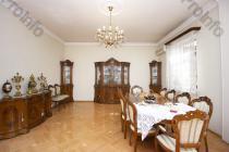 For Sale Երեք հարկանի նկուղային հարկով Houses Երևան, Մեծ կենտրոն, Չարենցի փող. 2-րդ նրբ.