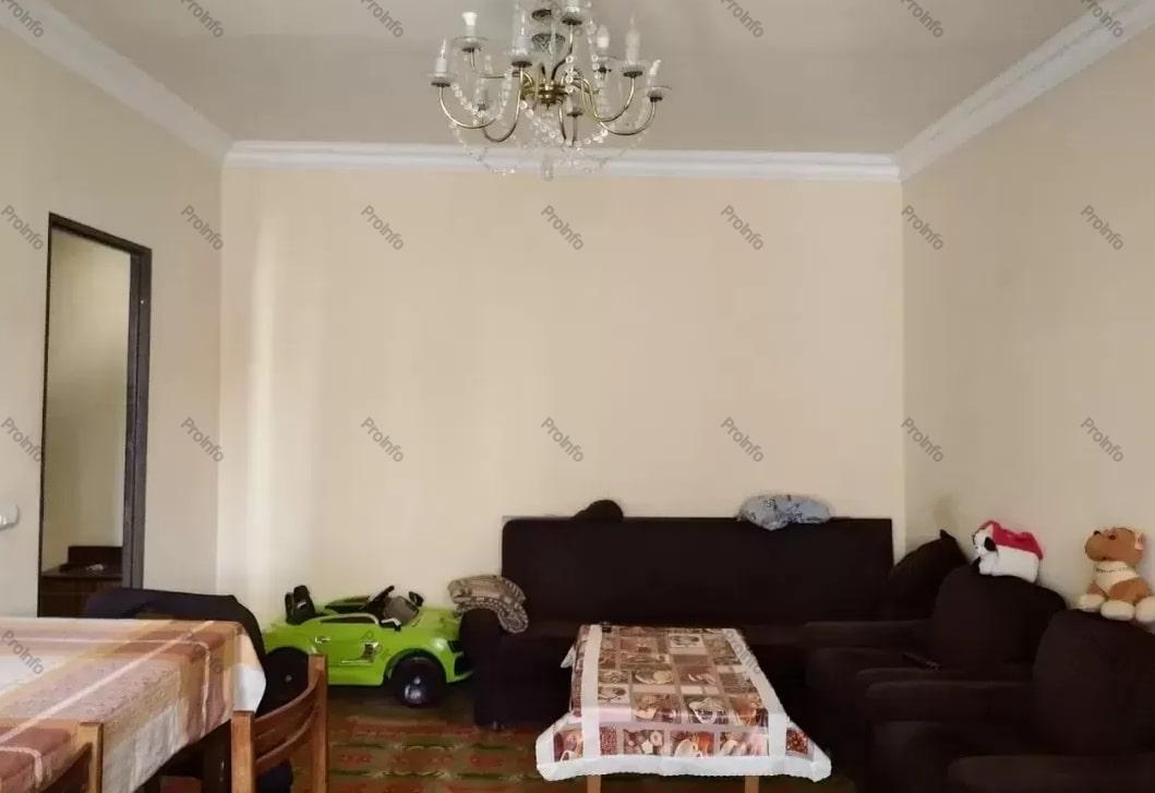 Վաճառվում է 4 սենյականոց բնակարան Երևան, Ավան, Թումանյան թաղամաս