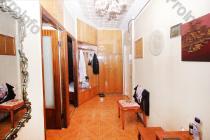 Վաճառվում է 2 սենյականոց բնակարան Երևան, Փոքր Կենտրոն, Խորենացու  ( Փոքր Կենտրոն )