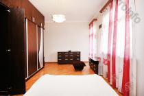 Վաճառվում է 7 սենյականոց բնակարան Երևան, Փոքր Կենտրոն, Նալբանդյան
