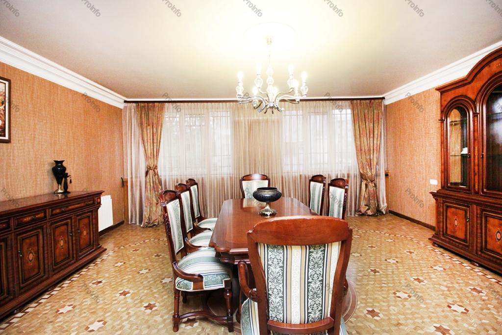 Վաճառվում է 3 սենյականոց բնակարան Երևան, Արաբկիր, Համբարձումյան ( Գայդար )