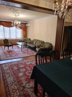 Վաճառվում է 4 սենյականոց բնակարան Երևան, Փոքր Կենտրոն, Իսահակյան