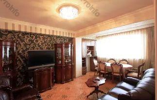 Վաճառվում է 3 սենյականոց բնակարան Երևան, Փոքր Կենտրոն, Կորյունի 