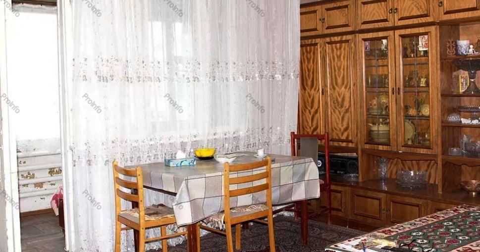 Վաճառվում է 4 սենյականոց բնակարան Երևան, Ավան, Սայաթ-Նովա թաղամաս