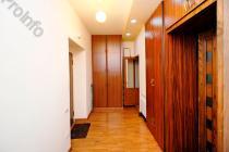 Վաճառվում է 5 սենյականոց բնակարան Երևան, Փոքր Կենտրոն, Հանրապետության