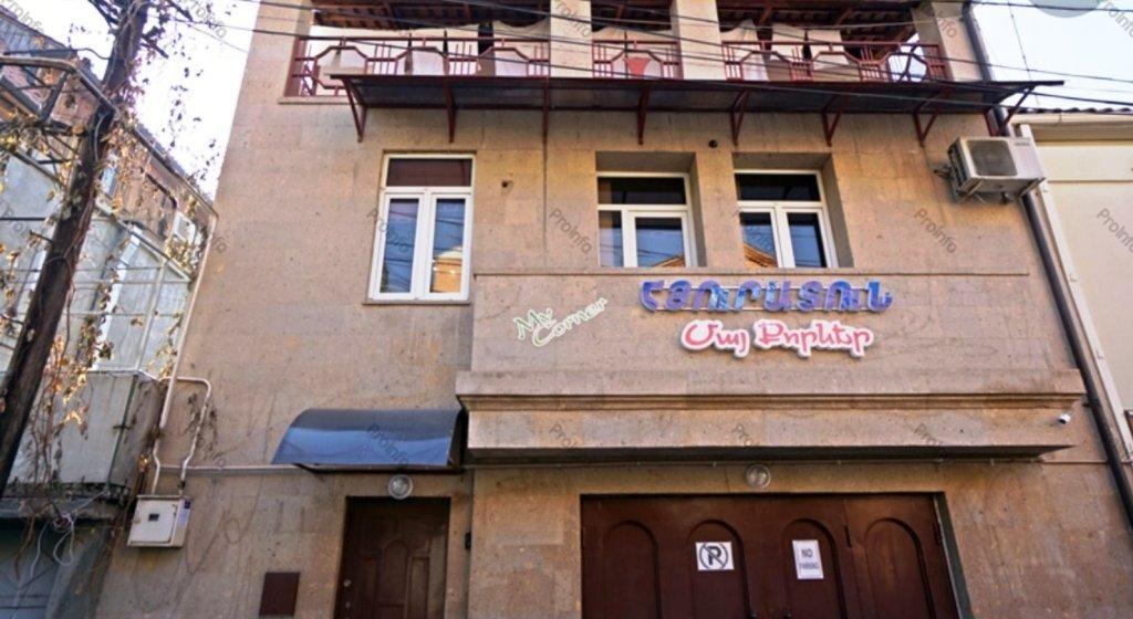 Վաճառվում է Երեք հարկանի առանձնատուն Երևան, Մեծ կենտրոն, Զարոբյան  (Պլեխանով)