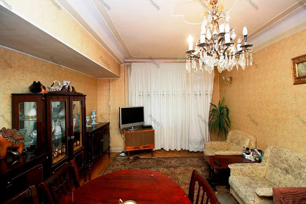 Վաճառվում է 2 սենյականոց բնակարան Երևան, Փոքր Կենտրոն, Մոսկովյան 