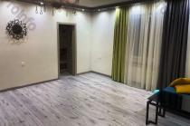 Վաճառվում է 5 սենյականոց բնակարան Երևան, Շենգավիթ, Բագրատունյաց 