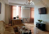 Օրավարձով 3 սենյականոց բնակարան Երևան, Մեծ կենտրոն, Ծիծեռնակաբերդի խճուղի