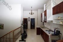 Վաճառվում է 6 սենյականոց բնակարան Երևան, Արաբկիր, Կիևյան