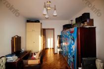 Վաճառվում է 4 սենյականոց բնակարան Երևան, Փոքր Կենտրոն, Նալբանդյան