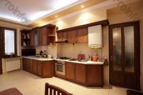 Продается 5 комнатная квартира Ереван,  Малый Центр, Терян