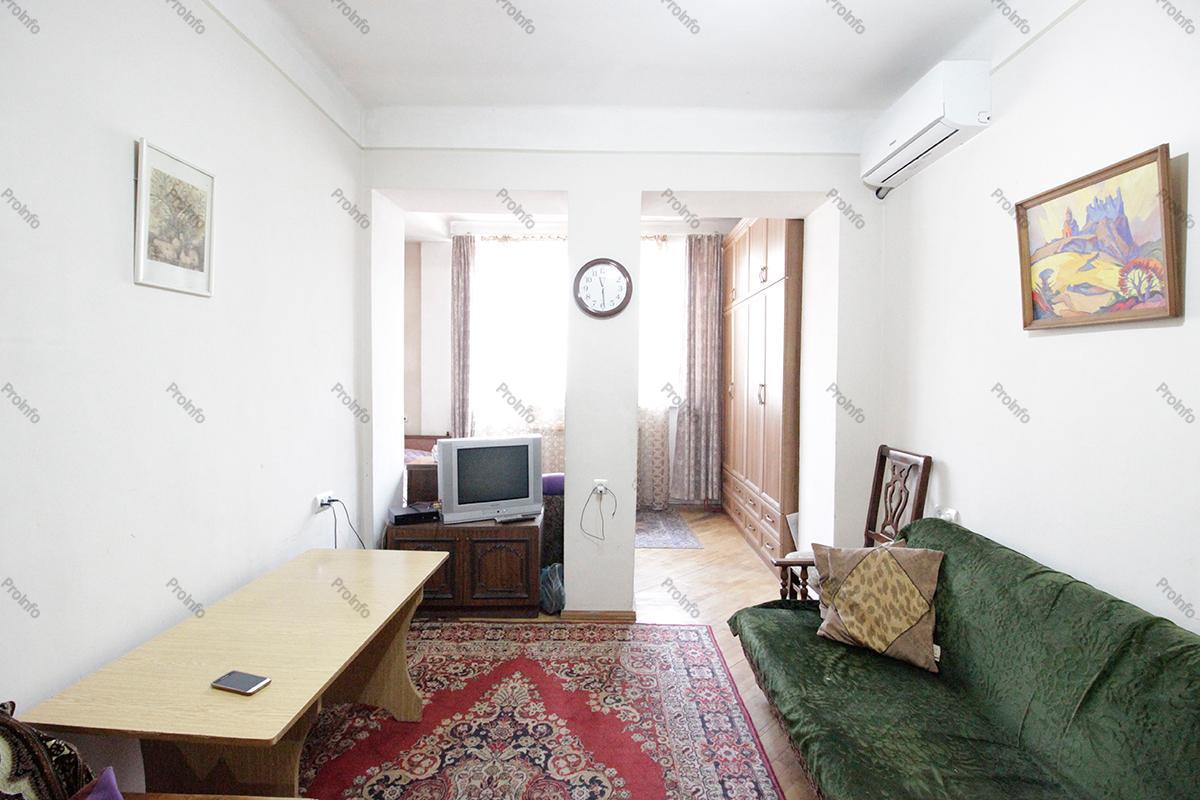 Վաճառվում է 2 սենյականոց բնակարան Երևան, Փոքր Կենտրոն, Չայկովսկու 